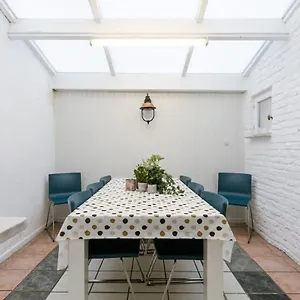 https://spacious-vacation-home-huis-lapon.hotelsghent.com