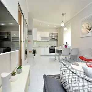 Apartament Populare, Zadar